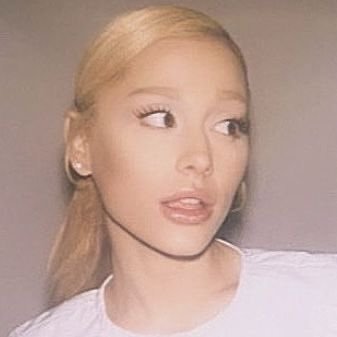 remsvenue's profile picture. fan account ♡ she/her