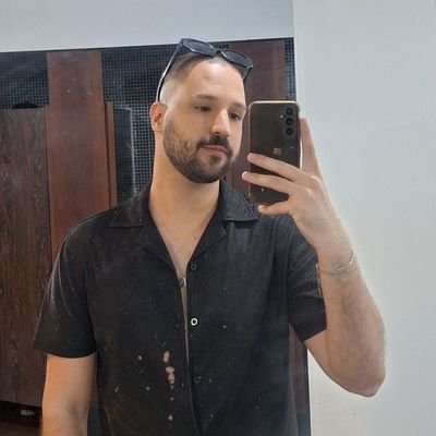 tscunha98's profile picture. is fun to kiss