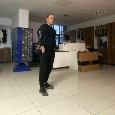 HaSan_34__'s profile picture. Kadim deyiştir: Kendiyle barışık olmayan, başkalarıyla savaşır..‼️🙋🏽♂️