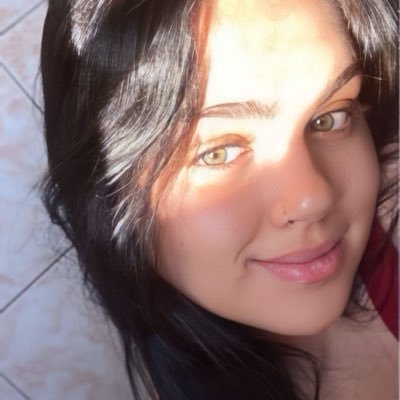 micaellyss_'s profile picture. Jogando 🎮 bebendo 🍺repetindo 🎮,🍺