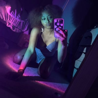 nuttonmybuttt's profile picture. VibesWA5🌟BIHH ! yes a new acct🙄i live verify! DM4Menu 🤍no other accounts 24.3K 💔nutonmybuttt