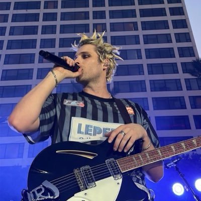 p0cketsofregret's profile picture. ── swear I won’t forget. ifb