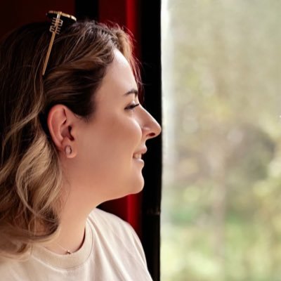 bellletaa's profile picture. Just a girl with a dream ✨ UX Researcher