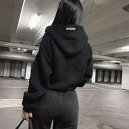 Bluxsie8576's profile picture. 