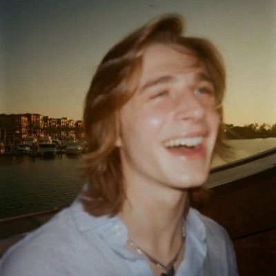brithemessiah's profile picture. Please at least TRY to sound educated before you come to my page.
