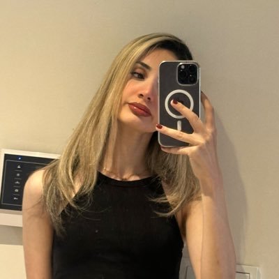 noneofyoucry's profile picture. بعد من اینجوری بودم که وا