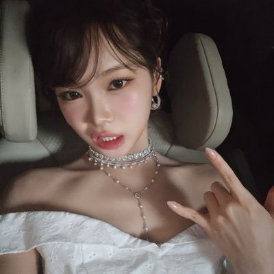 chaecrazier's profile picture. ༊*·˚ 𝙛𝙞𝙣𝙙 𝙩𝙝𝙚 𝙜𝙤𝙤𝙙 𝙥𝙖𝙧𝙩𝙨 ⋆.ೃ࿔*:・