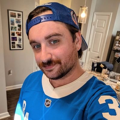 zachcrosscheck's profile picture. #NYR #REPBX #NYGiants #NewYorkForever 
sommelier of metal music