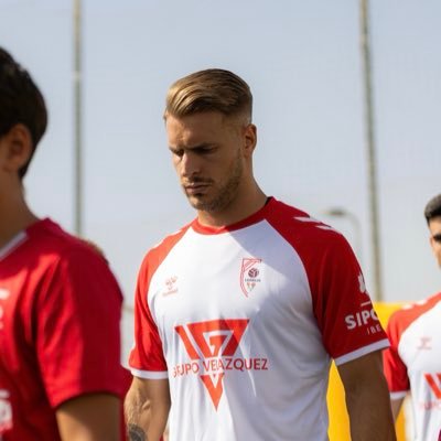 9Fpanadero's profile picture. Jugador de fútbol. @CAAntoniano⚽️ "Presión, corazón y trabajo serio”🧠🍀🫀