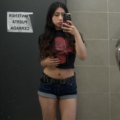fransukita's profile picture. vomit4ndo mis sentimientos en twitter dot com