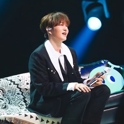 youn02470's profile picture. 내 최애 자랑하기💙
E인데 대문자 I인척 합니다 
먼저 말 걸어주시면 진짜 감사하겠습니다^^