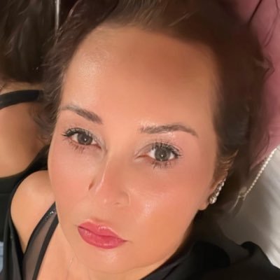 burunarda's profile picture. AVUKAT,HUKUKÇU,ANNE,TC VATANDAŞI,SEÇME VE SEÇİLME HAKKINI ATASINDAN ALAN,İNANCI ADALET,MEZHEPSİZ,GELDİM GİDİYORUM İNSANCA YAŞAMAK İSTİYORUM!