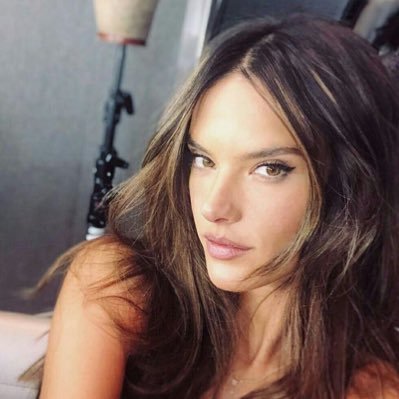 ciniica's profile picture. (ride,ndr)