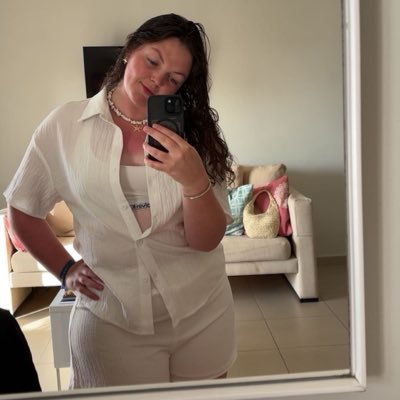 alicebridge14's profile picture. pc siege ⊹₊⟡⋆ aliceee.r6 ~ tiktok ⟡ BSc Sports Therapy ⟡ twenty one