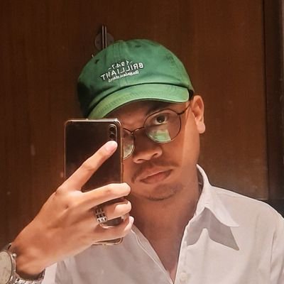 jeetttrrrrooooo's profile picture. The eyes, chico, they never lie.