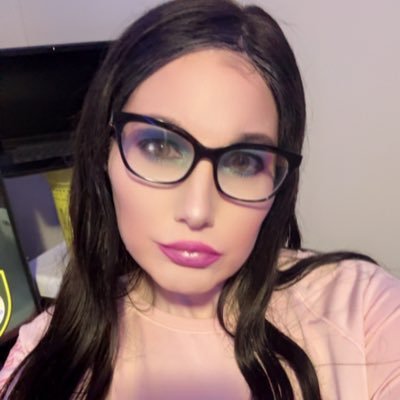 MeaganPashe's profile picture. 🔻🔻💚❤️🖤🤍