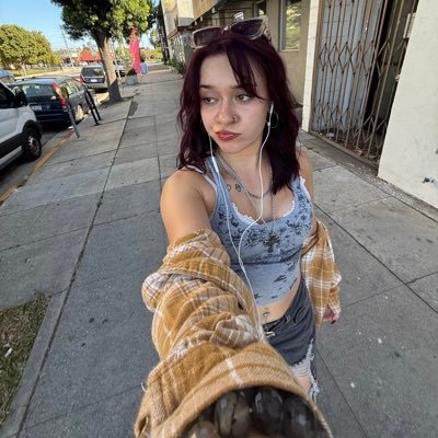 plexiaamelaxox's profile picture. it’s opulence baby!