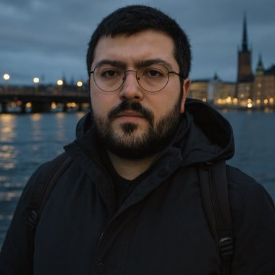 simsekresmi's profile picture. 17 yıllık internet habercisi ve Google SEO uzmanı - Alo Baba kitabı yazarı.
