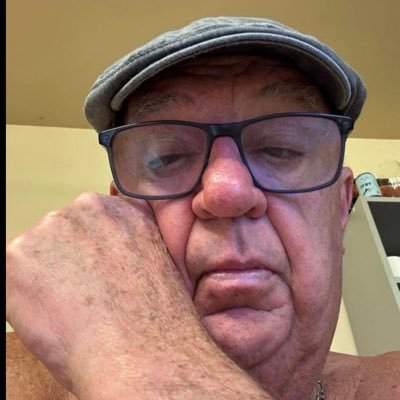 _Slavejames1's profile picture. telegram : https://t.co/U0s8s7GJUv