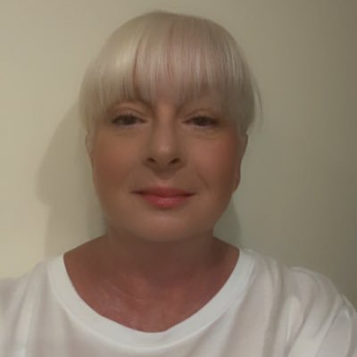 christinelecoq1's profile picture. Je suis moi j’aime 💙🤍❤️ et 💚🤍❤️