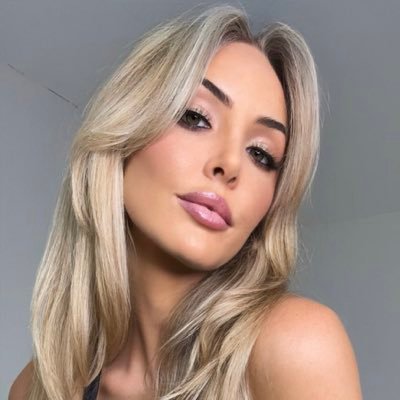 absolutepoise's profile picture. 