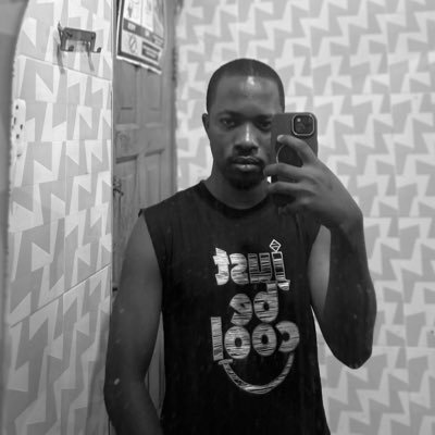 PrinceZ055's profile picture. Buy your T-Shirt and Jeans / phone/ laptop/etch. here 📲💻👔👕contact 0205199609