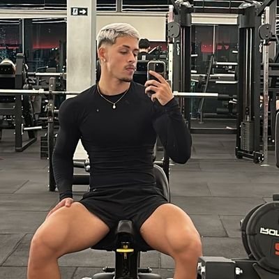 Drake_Devours's profile picture. Just an uncut Twink who Loves Himbos 🤤😈