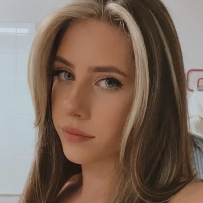 SiennaColes_XD's profile picture. Classically trained. Liberal (to the sane). Capitalist.