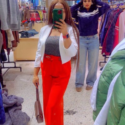 ButterBabe__'s profile picture. Startup/Tech Lawyurrr 💅 | I handle your legals so your product shines. Beauty with briefs. Brains with banter. Miss when Twitter was for gist too 🤷🏽♀️