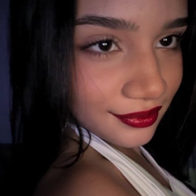 izaafrs's profile picture. ☁️