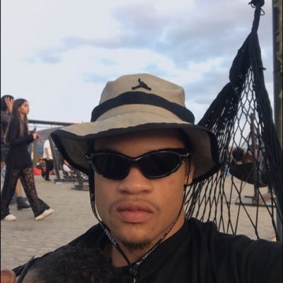 delicinhadaeng's profile picture. apenas um jovem feliz e perturbado da cabeça