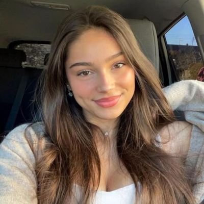 AndreaSmit18009's profile picture. Here to support and learn more! 😘