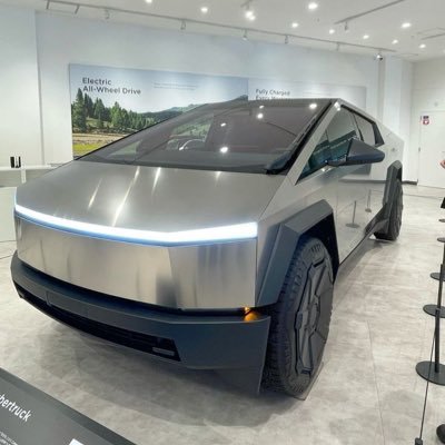 1TeslaLovers's profile picture. vehicles, giant batteries & solar, Al & robotics /tescardeals.com, Tesla repair kit.(Not affiliation)🇺🇸