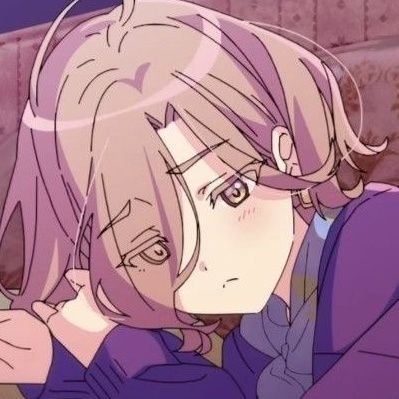 030_Amelia's profile picture. kill me already