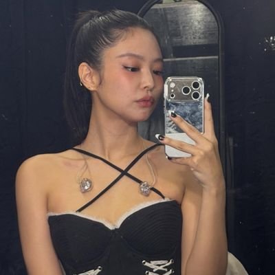 realjanerb's profile picture. JENSETTERS / RUBIES / CAPYBARAS ✨