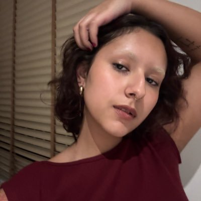 martnsmar's profile picture. tudo o que não se pode ver de um corpo no espelho