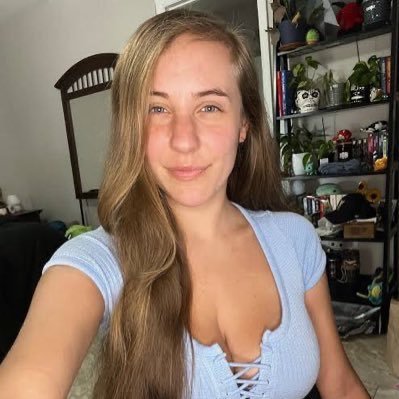 Kasiedillafans1's profile picture. Hello i'm kas, I'm a massage therapist I give different type of massage with and I can deal with muscles problem hmu for an appointment NOW!