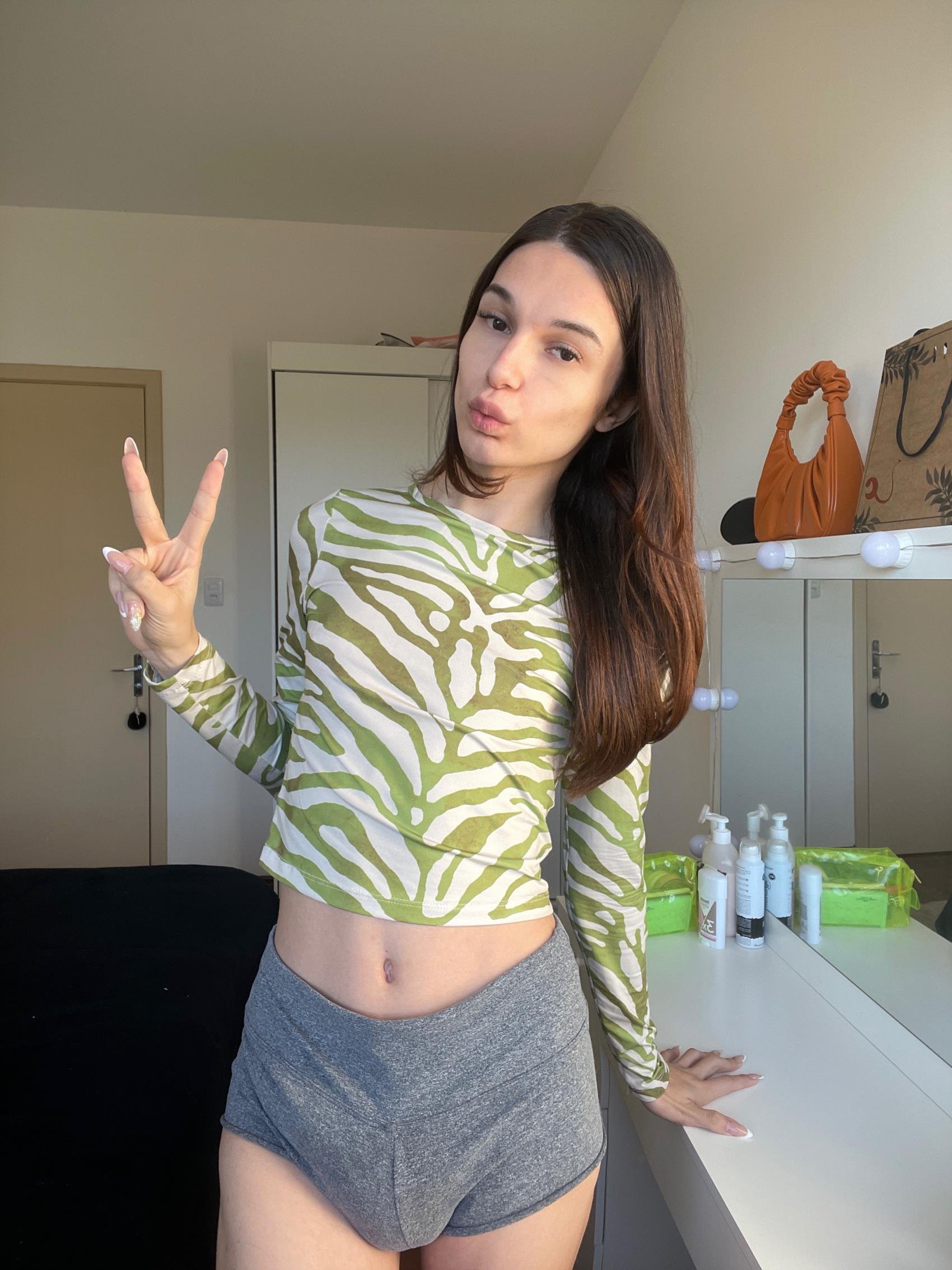 ViolinAdarsh's profile picture. 18 ° she/her ° 🏳️‍⚧️ ° dms open ° ꒰ᐢ⸝⸝•ᴗ•⸝⸝ᐢ꒱💗