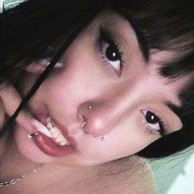 chaoticgirl666's profile picture. ｡･ﾟﾟ･𝖉𝖊𝖆𝖉 𝖎𝖓𝖘𝖎𝖉𝖊･ﾟﾟ･｡