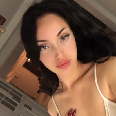 eceadigzel's profile picture. 