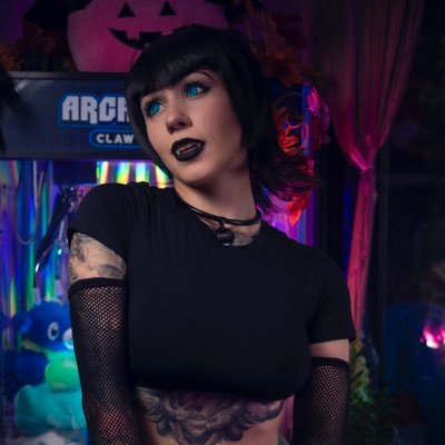 skylarcalico's profile picture. 21+ Cosplay Creator. The girl with the raccoon tattoo. 🇩🇪/🇵🇷 Top 0.1% on OF