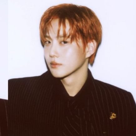 loeyhundred's profile picture. ͏✧ eleita a mulher mais aroace de antares