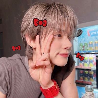 stargazina's profile picture. mg & rt by alei.