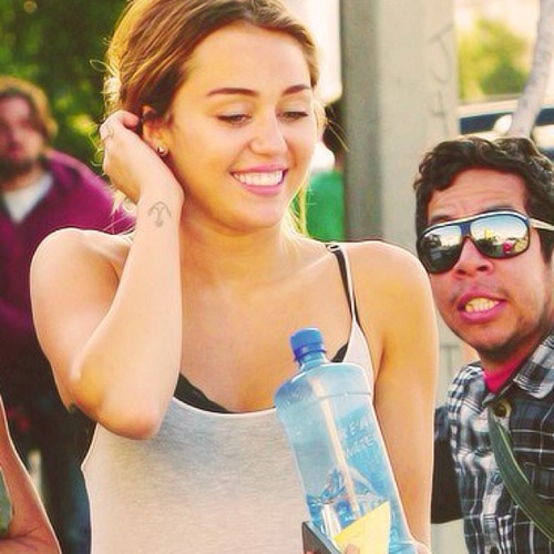 mileyyolo's profile picture. i'm gonna find someone, someday, who might actually treat me well.