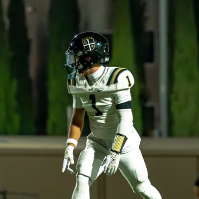 LuccaEdwards_1's profile picture. Archbishop Mitty HS 26’ | 5’6 165 | WR~DB~KR~PR | 4.15 GPA | 🏈| 🏅100m: 11.54, 200m: 24.14 | NCAA ID: 2501486297 ✉️: luccaedwards26@mittymonarch.com