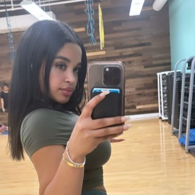 SophieLaurvntl's profile picture. Casual