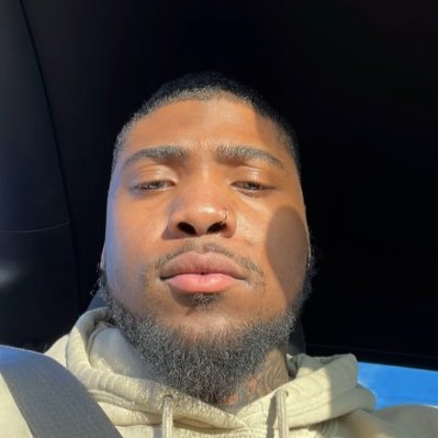 KingQuess__'s profile picture. #FlyEaglesFly #GeauxTigers #LakerNation IG: KingQuess__  Romans 12:12
