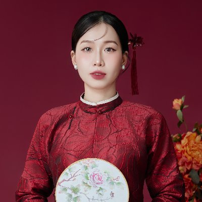 QuynhMi95's profile picture. Emma đang làm việc ngành tài chính Forex và kinh doanh SP handmade. 
"Issues always happen in life. The key is how we face them and stand tall after all"