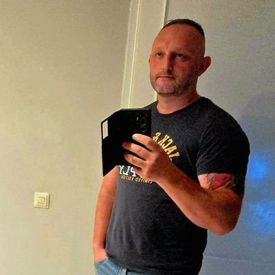 GnasKg's profile picture. Antysocjalista☝Przedsiębiorca💶 Ojciec i mąż 👨‍👩‍👦‍👦 Tak wiele pytań.