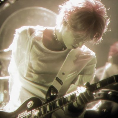 j1duckie's profile picture. need therapy (xdinary heroes) 🎱°.☆